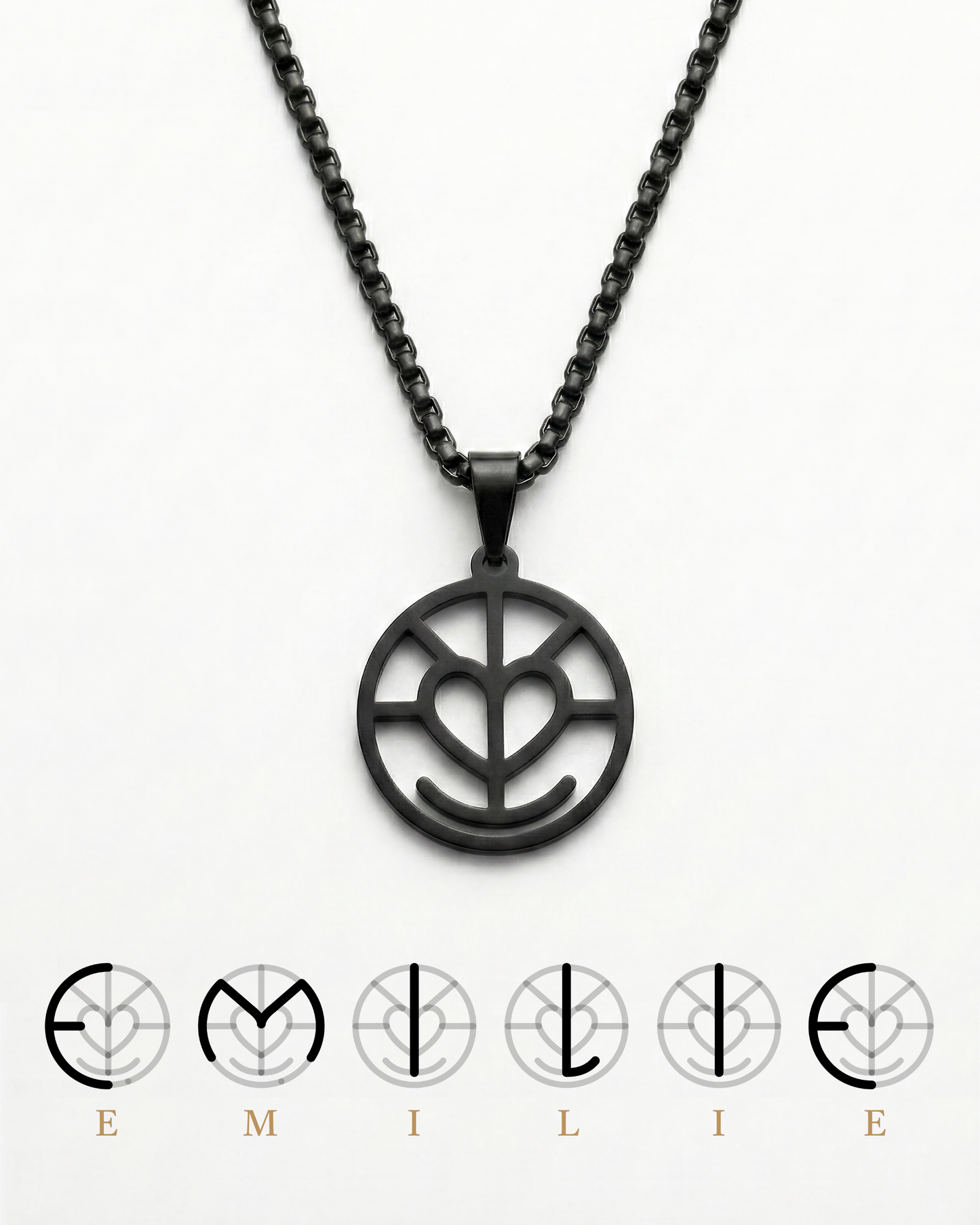 La Collana Monogramma Uomo – Ogni lettera, una storia